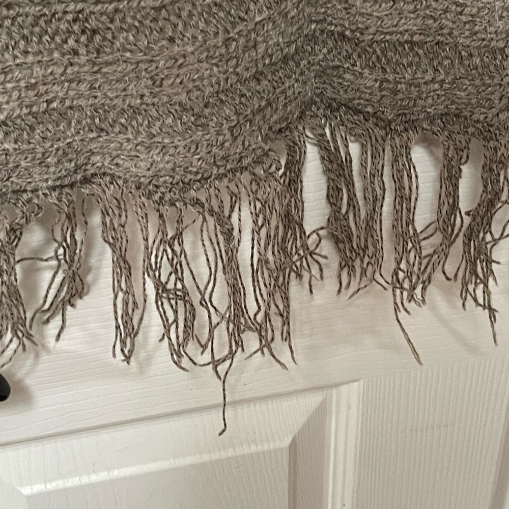 MAURICES Boho One Size Poncho Wool Side Buttons - Picture 5 of 7